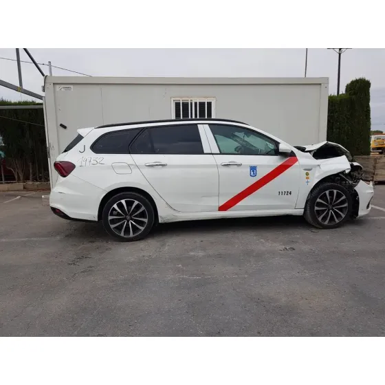 FIAT TIPO II (357) FAM '2018 LOUNGE PLUS BLANCO
