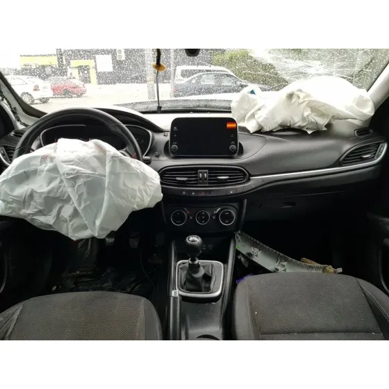 FIAT TIPO II (357) FAM '2018 LOUNGE PLUS BLANCO