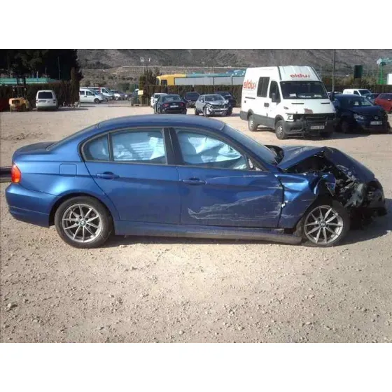 BMW SERIE 3 BERLINA (E90) '2007 318D AZUL