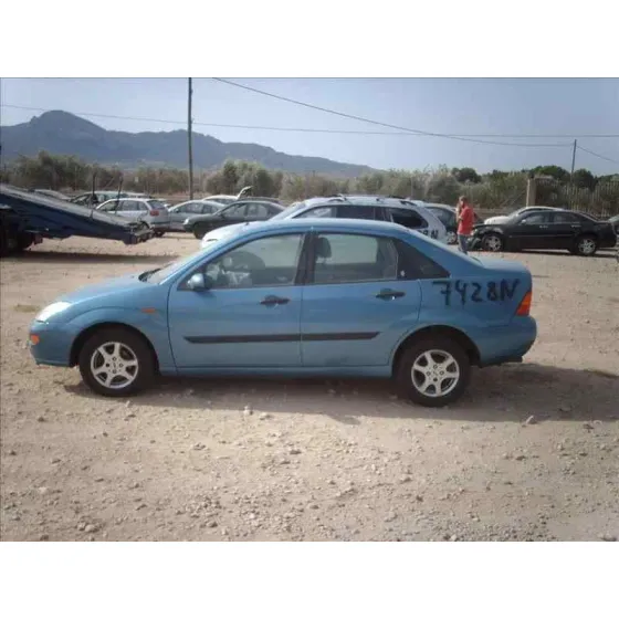 FORD FOCUS BERLINA (CAK) '1998 AMBIENTE AZUL