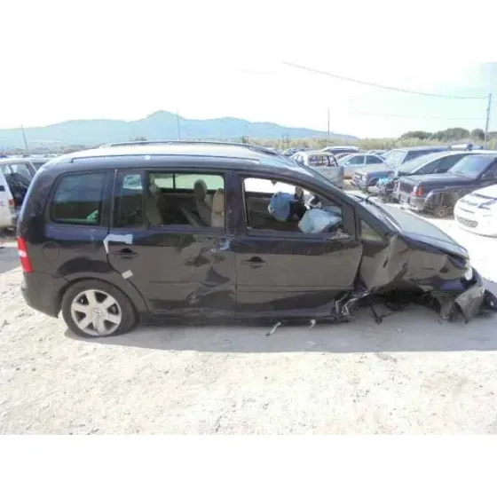 VOLKSWAGEN TOURAN (1T1) '2004 ADVANCE NEGRO