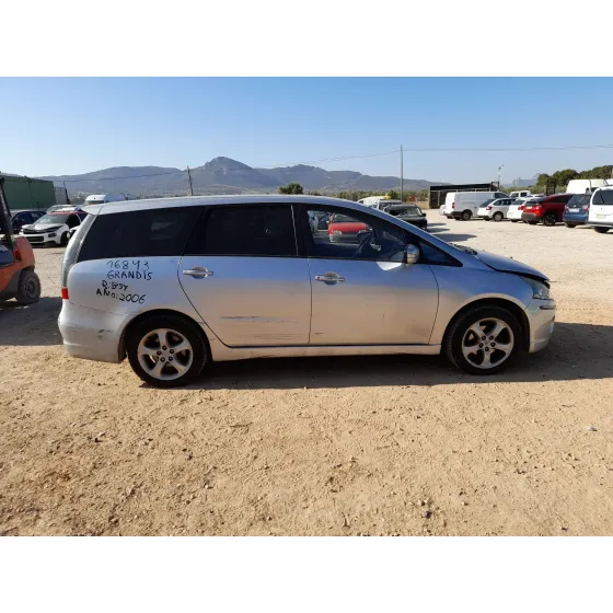 Mitsubishi GRANDIS (NA_W) 2005