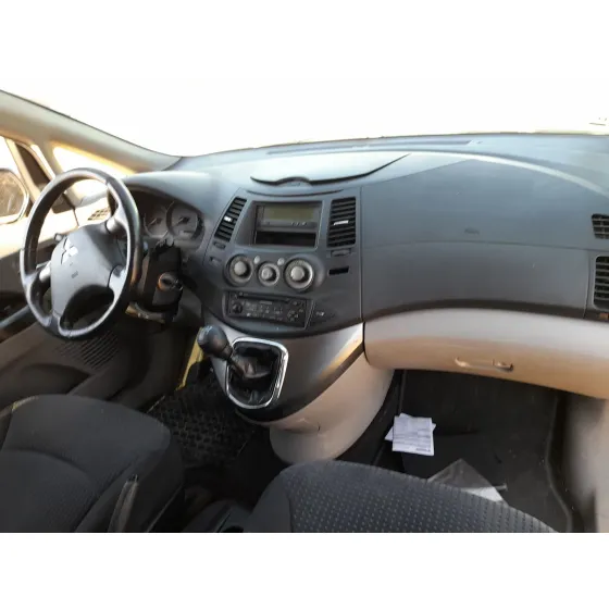 Mitsubishi GRANDIS (NA_W) 2005