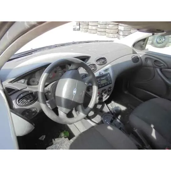 FORD FOCUS BERLINA (CAK) '1999 AMBIENTE GRIS