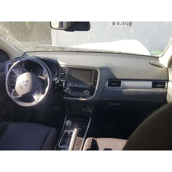 MITSUBISHI OUTLANDER (GF0) '2017 MOTION 2WD BLANCO