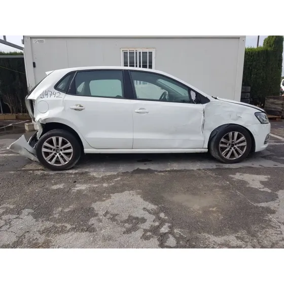 VOLKSWAGEN POLO (6C1) '2017 ADVANCE BLUEMOTION BLANCO