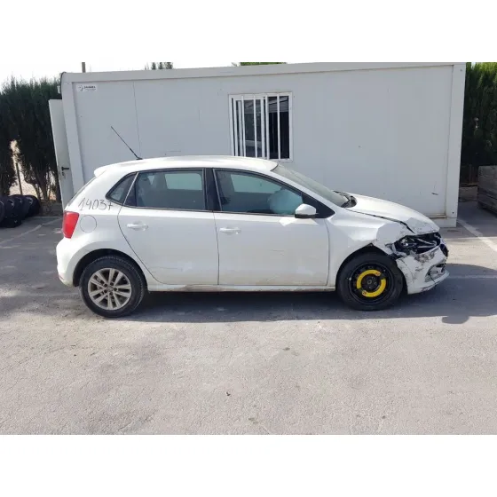 VOLKSWAGEN POLO (6R1) '2015 5 PUERTAS BLANCO
