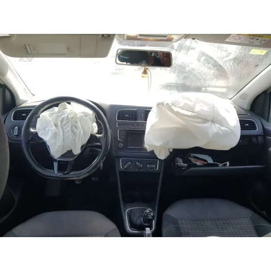 VOLKSWAGEN POLO (6R1) '2015 5 PUERTAS BLANCO
