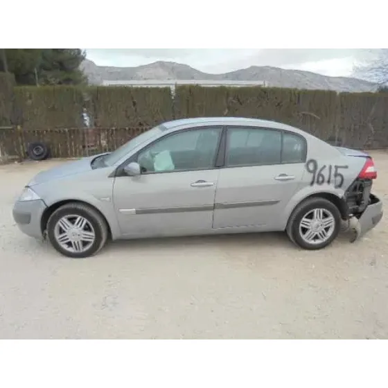 RENAULT MEGANE II CLASSIC BERLINA '2003 CONFORT AUTHENTIQUE GRIS