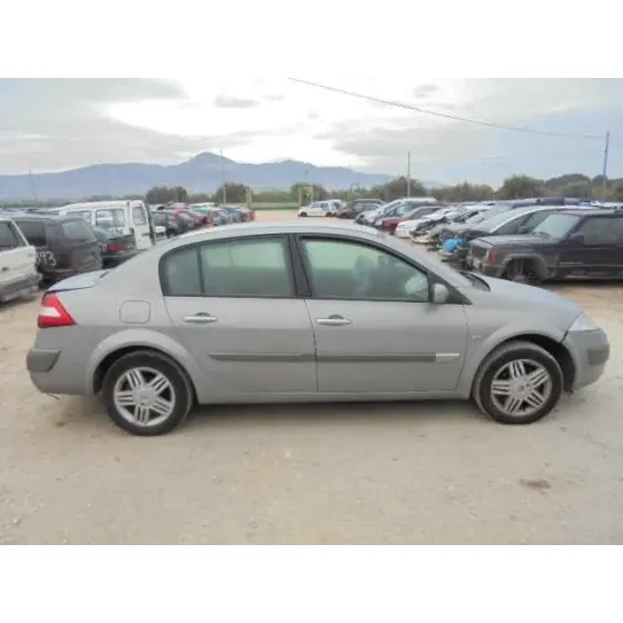 RENAULT MEGANE II CLASSIC BERLINA '2003 CONFORT AUTHENTIQUE GRIS