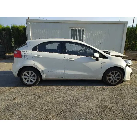 KIA RIO '2014 CONCEPT BLANCO
