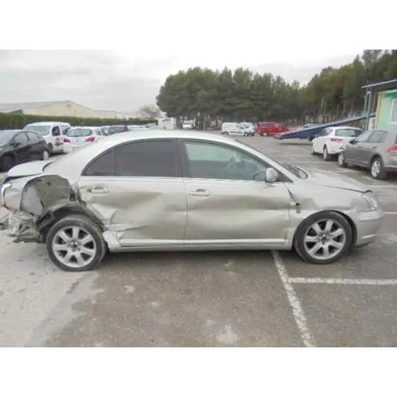 TOYOTA AVENSIS BERLINA (T25) '2004 2.0 EXECUTIVE SEDAN (4-PTAS.) DORADO