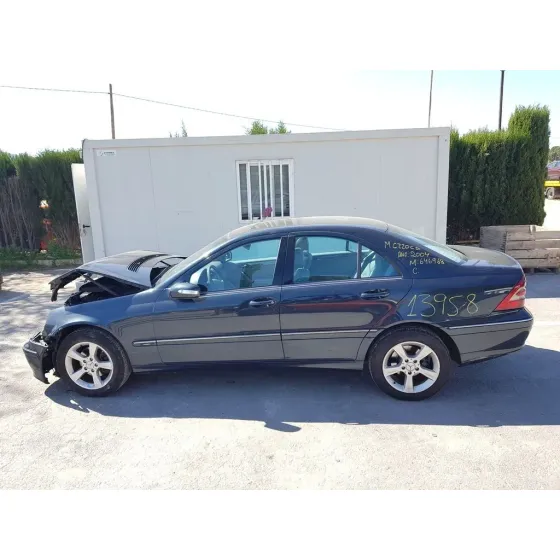 MERCEDES CLASE C (W203) BERLINA '2004 220 CDI (LA) (203.008) NEGRO