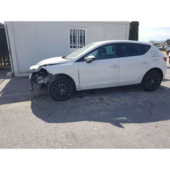 SEAT LEON (5F1) '2017 REFERENCE BLANCO
