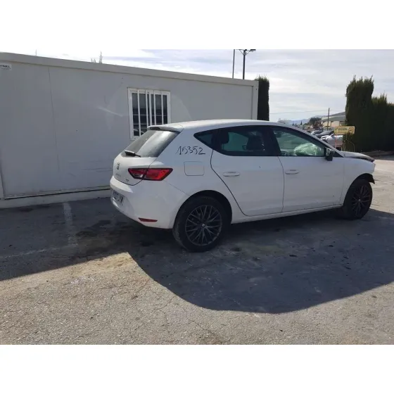 SEAT LEON (5F1) '2017 REFERENCE BLANCO