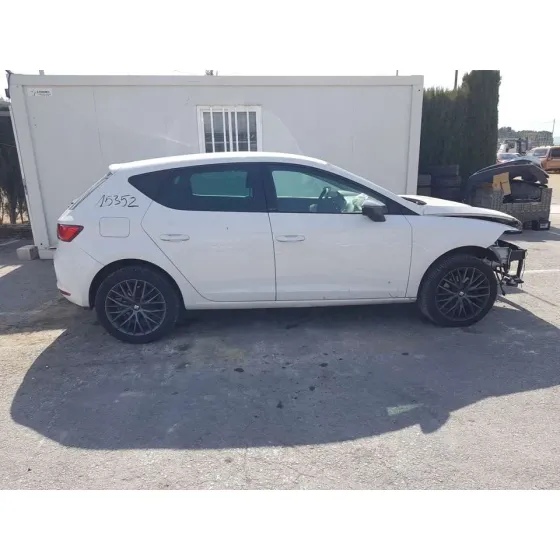 SEAT LEON (5F1) '2017 REFERENCE BLANCO