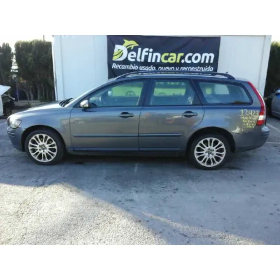 VOLVO V50 FAMILIAR '2004 2.4 MOMENTUM GRIS