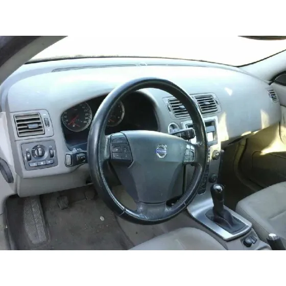 VOLVO V50 FAMILIAR '2004 2.4 MOMENTUM GRIS