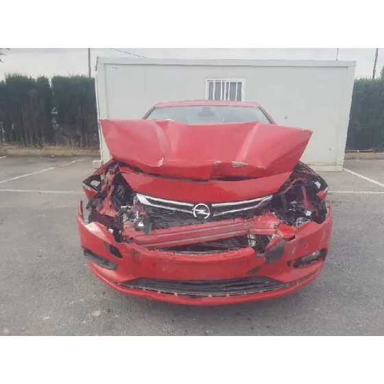 OPEL ASTRA K LIM. 5TÜRIG '2018 DYNAMIC ROJO