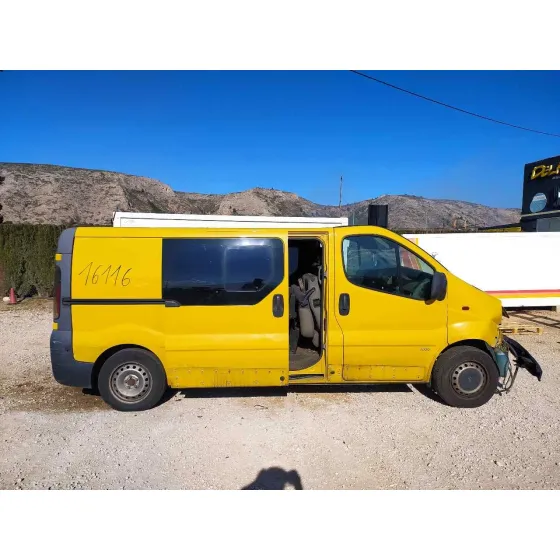 OPEL VIVARO '2004 COMBI 2.9 T LARGO AMARILLO