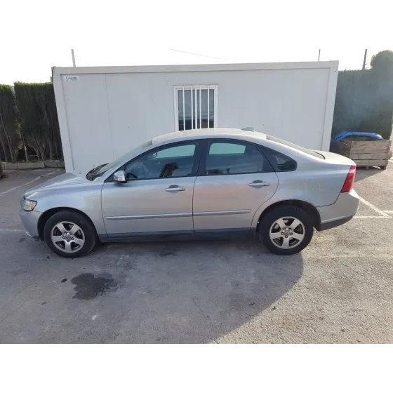 VOLVO S40 BERLINA '2007 1.6 D KINETIC GRIS