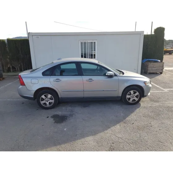 VOLVO S40 BERLINA '2007 1.6 D KINETIC GRIS