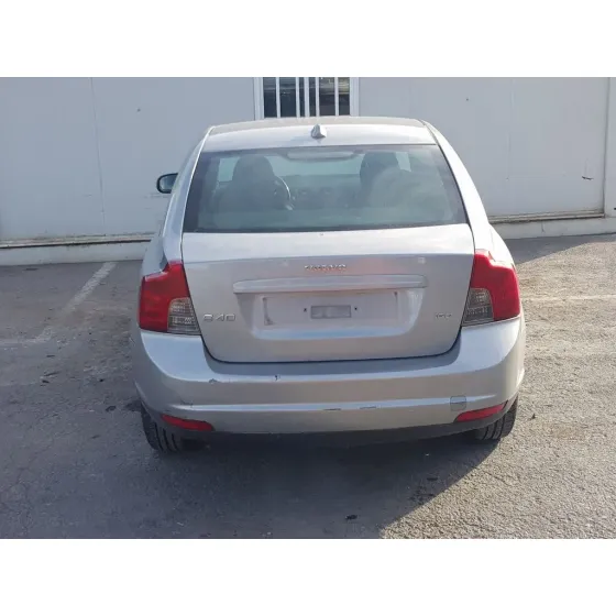 VOLVO S40 BERLINA '2007 1.6 D KINETIC GRIS