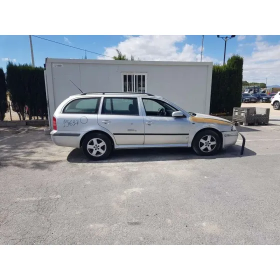 SKODA OCTAVIA COMBI (1U5) '2004 AMBIENTE GRIS