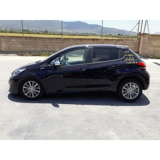 Peugeot 208 I (CA_, CC_) 2012