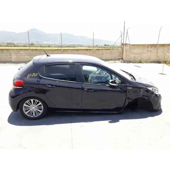 Peugeot 208 I (CA_, CC_) 2012