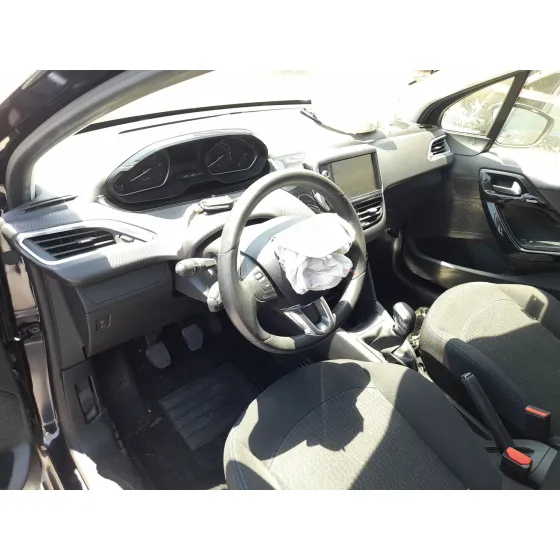 Peugeot 208 I (CA_, CC_) 2012