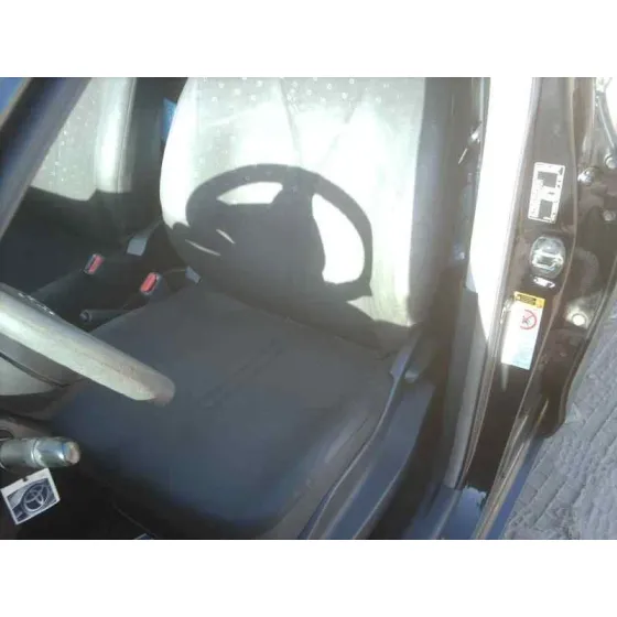 TOYOTA YARIS (KSP9/SCP9/NLP9) '2007 BASICO NEGRO