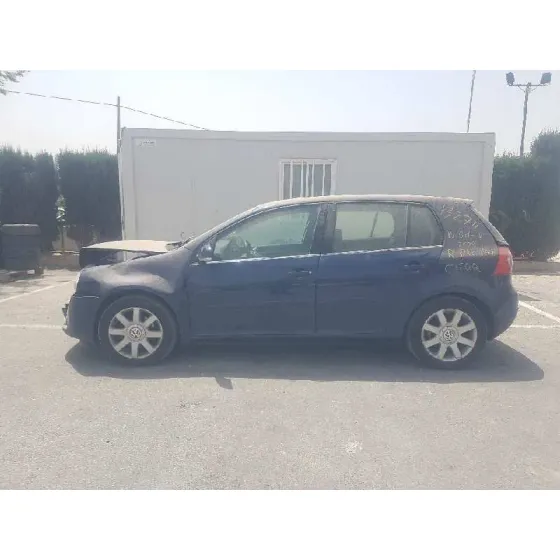 VOLKSWAGEN GOLF V BERLINA (1K1) '2004 TRENDLINE AZUL