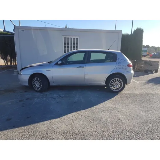 ALFA ROMEO 147 (190) '2007 1.9 JTD 8V M-JET DISTINCTIVE (01.2006->) GRIS