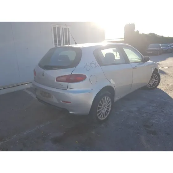 ALFA ROMEO 147 (190) '2007 1.9 JTD 8V M-JET DISTINCTIVE (01.2006->) GRIS
