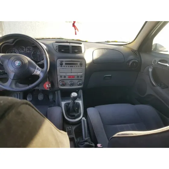 ALFA ROMEO 147 (190) '2007 1.9 JTD 8V M-JET DISTINCTIVE (01.2006->) GRIS