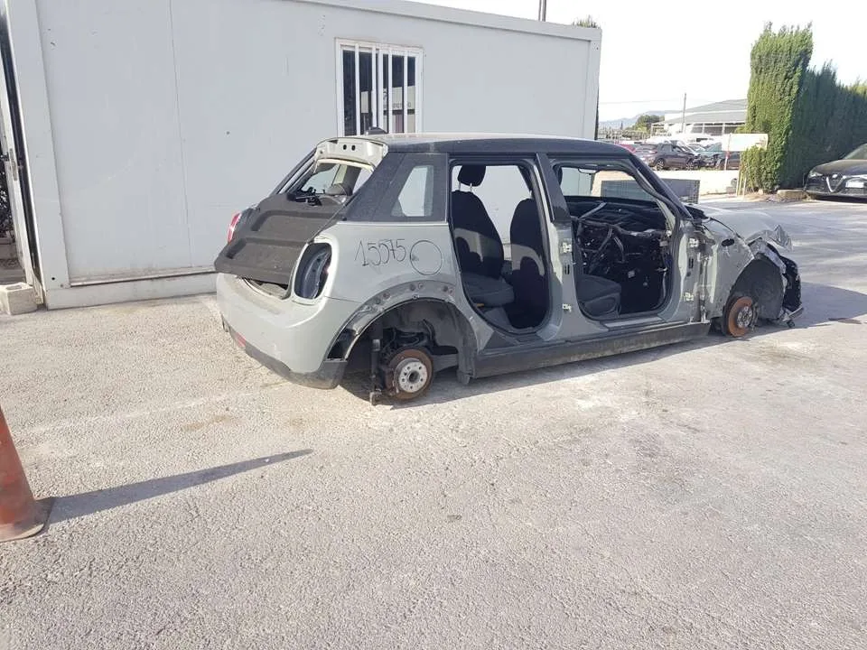 MINI MINI 5-TRG. (F55) '2020 COOPER GRIS