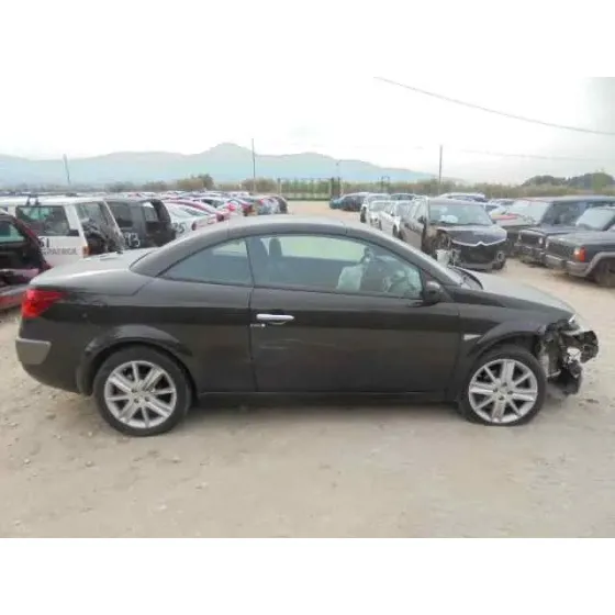 RENAULT MEGANE II COUPE/CABRIO '2004 AUTHENTIQUE NEGRO
