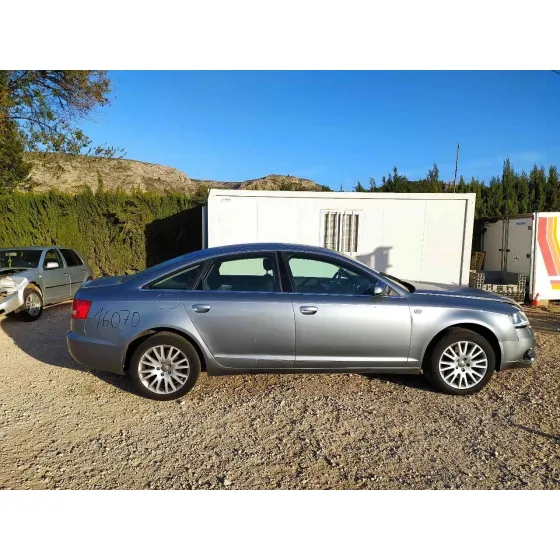 AUDI A6 BERLINA (4F2) '2008 2.0 TDI GRIS