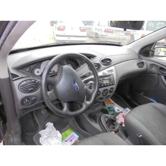 FORD FOCUS BERLINA (CAK) '2004 AMBIENTE NEGRO