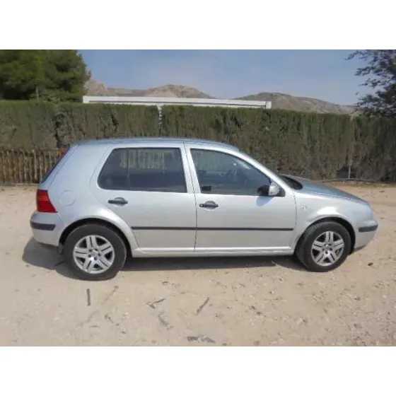 VOLKSWAGEN GOLF IV BERLINA (1J1) '2001 CONCEPTLINE GRIS