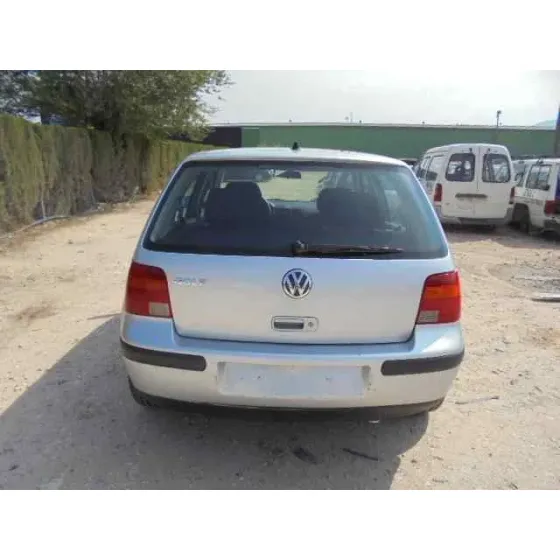 VOLKSWAGEN GOLF IV BERLINA (1J1) '2001 CONCEPTLINE GRIS