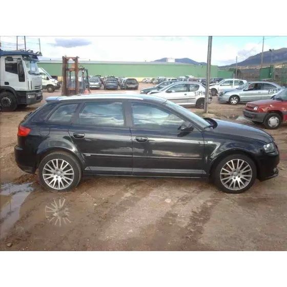 AUDI A3 SPORTBACK (8P) '2004 2.0 TDI AMBIENTE NEGRO