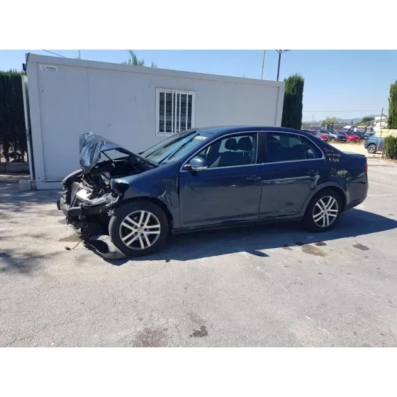 VOLKSWAGEN JETTA (1K2) '2008 ADVANCE GRIS OSCURO