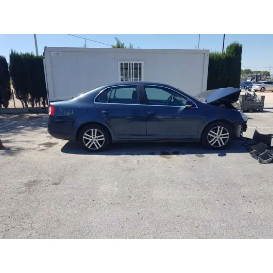 VOLKSWAGEN JETTA (1K2) '2008 ADVANCE GRIS OSCURO