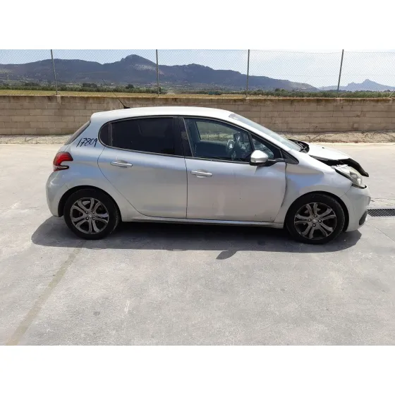Peugeot 208 I (CA_, CC_) 2015
