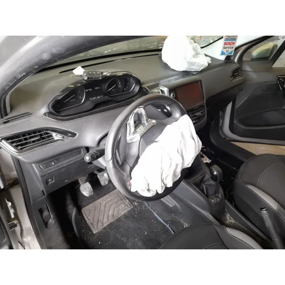 Peugeot 208 I (CA_, CC_) 2015