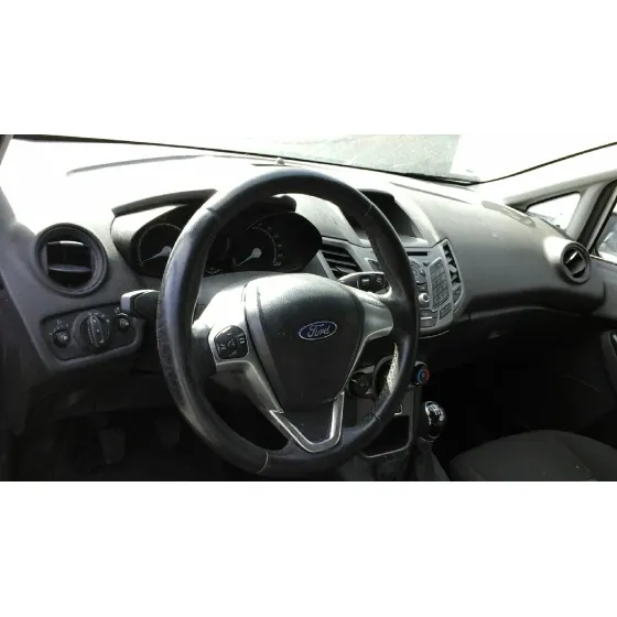 FORD FIESTA (CCN) '2016 TITANIUM GRIS