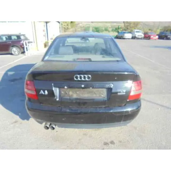 AUDI A4 BERLINA (B5) '1999 1.9 TDI NEGRO