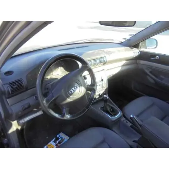 AUDI A4 BERLINA (B5) '1999 1.9 TDI NEGRO